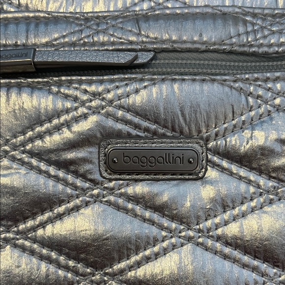 Baggallini Shimmering Silver Quilted Crossbody Bag - Picture 2 of 12
